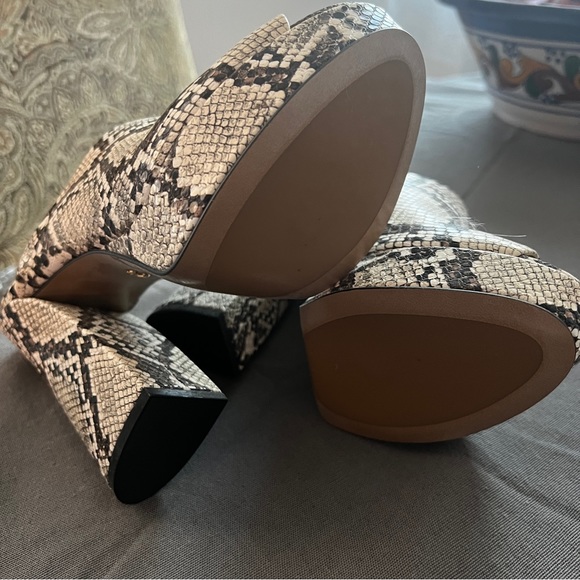 Kenneth Cole NY Snakeskin Platform Heels - Picture 6 of 6